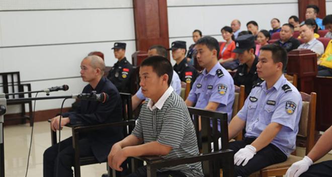 原型：2人见财起意车钥匙遥控8人被处理米乐体育M6直播平台《我是刑警》爆炸案(图28)